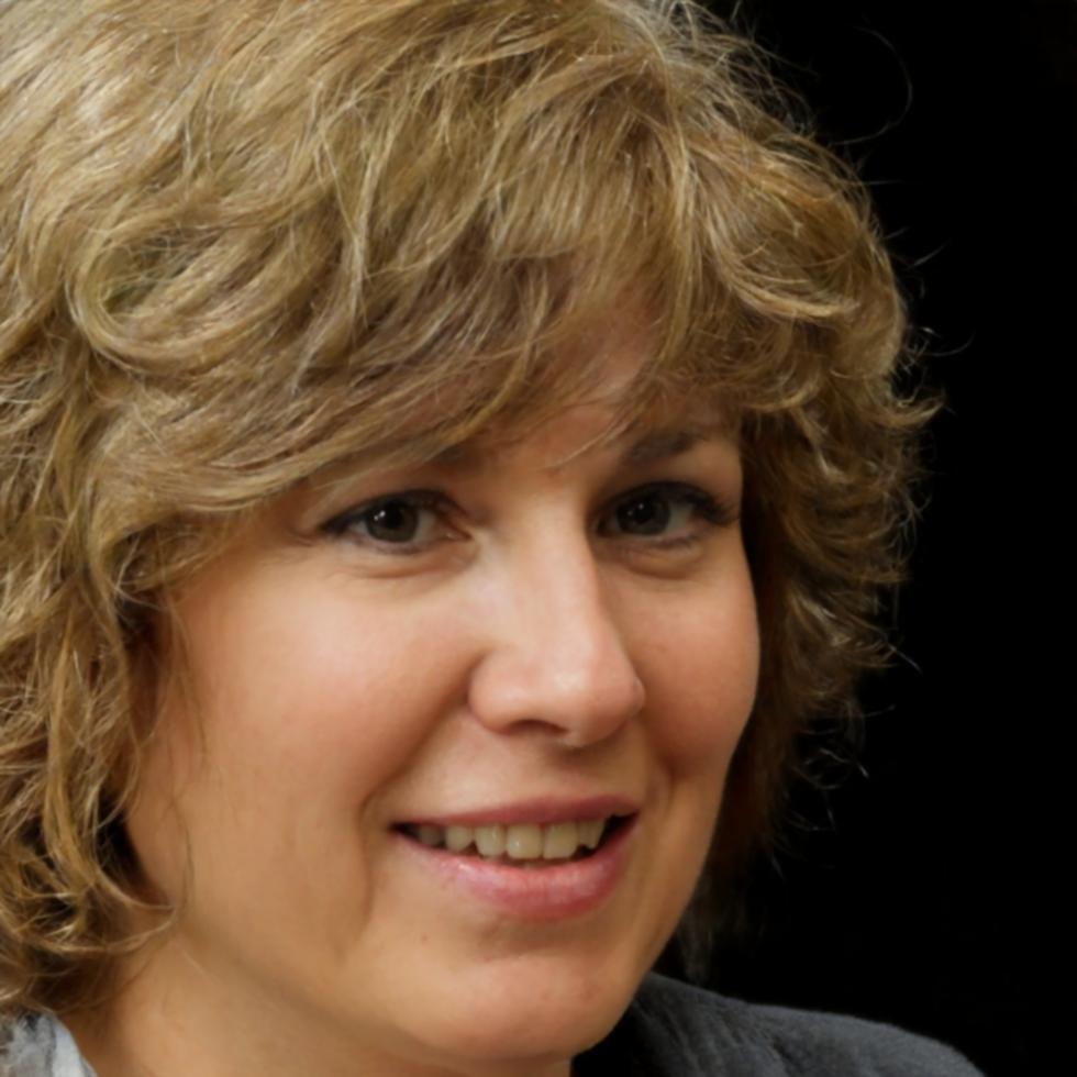 Dozentin Elara Konstantinou